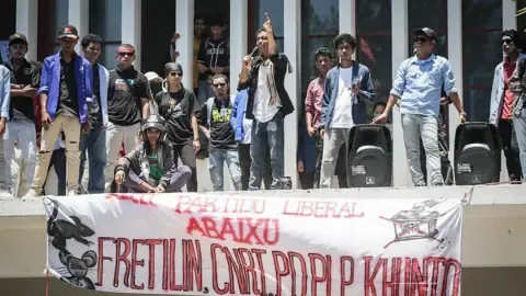 Timor-Leste Scraps Initiative to Provide No-Cost Automobiles for MPs Following Large-Scale Demonstrations